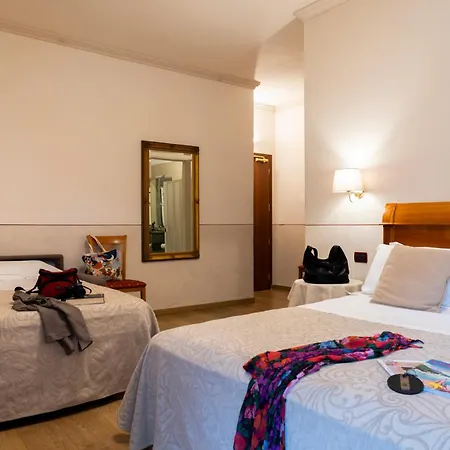 מלון Ambasciatori 4*