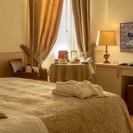 Ambasciatori מלון 4*