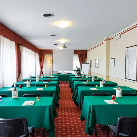 Ambasciatori מלון 4*