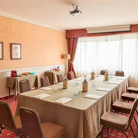 Ambasciatori מלון ברשה