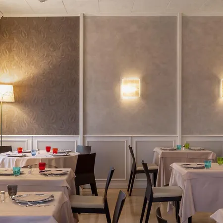 Ambasciatori מלון ברשה