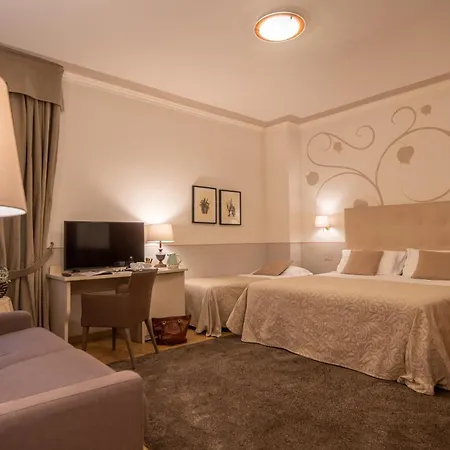 Ambasciatori מלון 4*