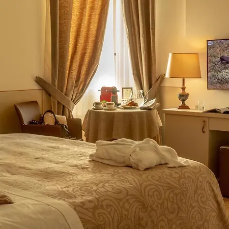 Отель Ambasciatori 4*